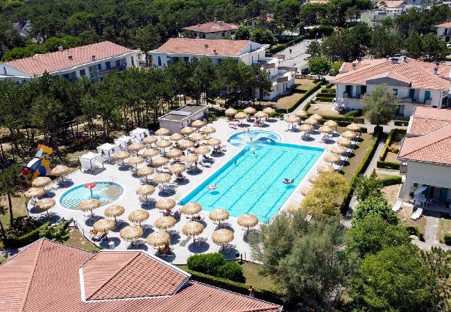 Appartamento a Bibione - Apt. su 1 piano con balcone e 2 camere da letto Appartamento a Bibione - Apt. su 1 piano con balcone e 2 camere da letto