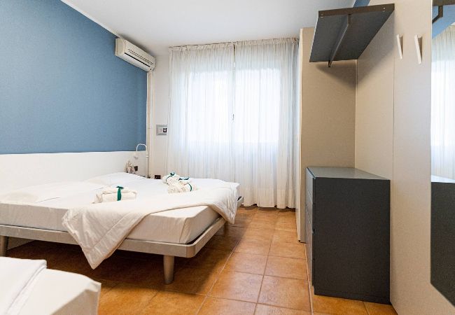 Appartamento a Bibione - Apt. al piano terra + giardino e 1 camera da letto Appartamento a Bibione - Apt. al piano terra + giardino e 1 camera da letto