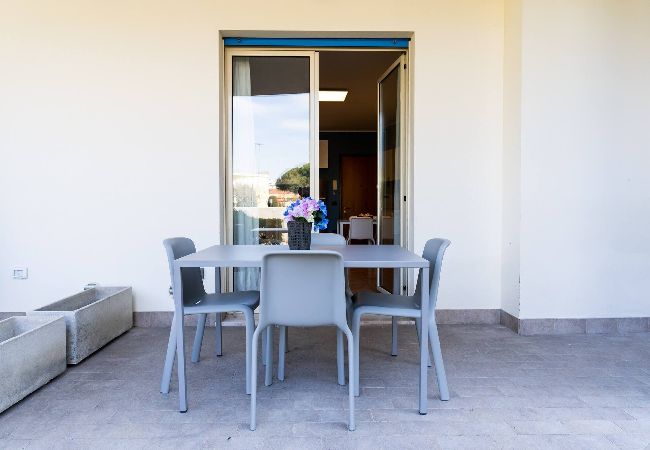 Appartamento a Bibione - Apt. al piano terra + giardino e 1 camera da letto Appartamento a Bibione - Apt. al piano terra + giardino e 1 camera da letto