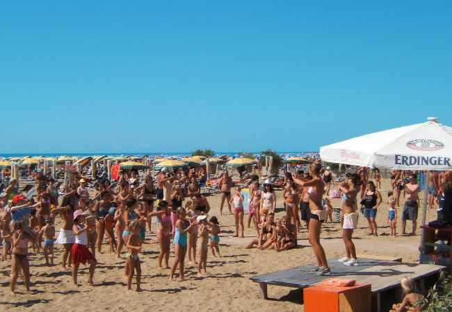 Appartamento a Bibione - Apt. al piano terra + giardino e 1 camera da letto Appartamento a Bibione - Apt. al piano terra + giardino e 1 camera da letto