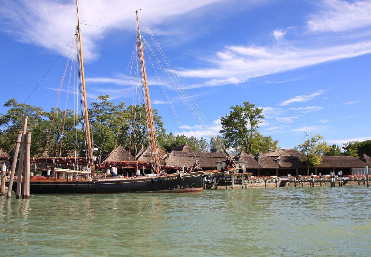 Appartamento a Bibione - Apt. al piano terra + giardino e 1 camera da letto Appartamento a Bibione - Apt. al piano terra + giardino e 1 camera da letto