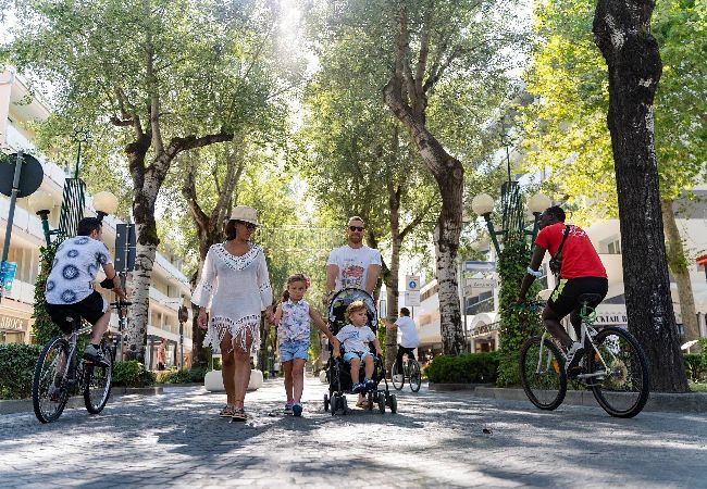 Appartamento a Bibione - Villetta su 2 piani + giardino e 1 camera da letto Appartamento a Bibione - Villetta su 2 piani + giardino e 1 camera da letto