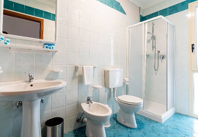 Appartamento a Bibione - Villetta su 2 piani + giardino e 1 camera da letto Appartamento a Bibione - Villetta su 2 piani + giardino e 1 camera da letto