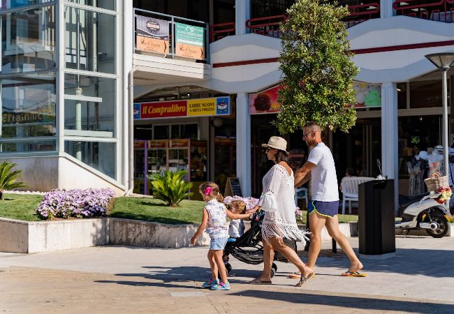 Appartamento a Bibione - Villetta su 2 piani + giardino e 1 camera da letto Appartamento a Bibione - Villetta su 2 piani + giardino e 1 camera da letto