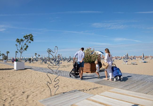 Appartamento a Bibione - Villetta su 2 piani + giardino e 1 camera da letto Appartamento a Bibione - Villetta su 2 piani + giardino e 1 camera da letto