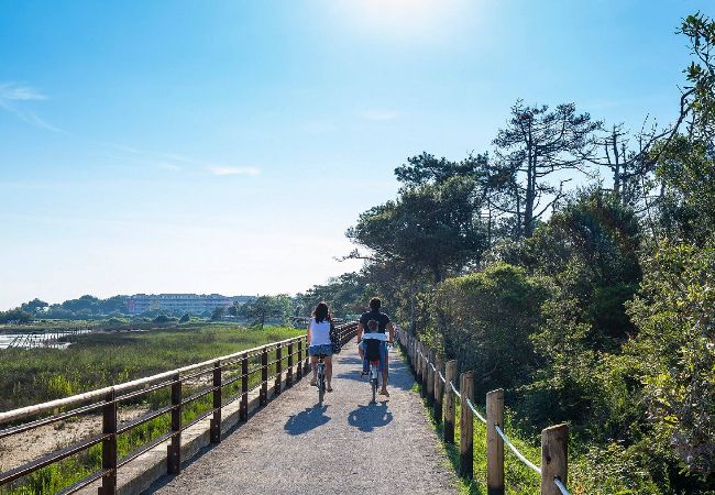 Appartamento a Bibione - Villetta su 2 piani + giardino e 1 camera da letto Appartamento a Bibione - Villetta su 2 piani + giardino e 1 camera da letto