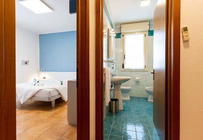 Ferienwohnung in Bibione - Wohnung auf 1 Etg mit Balkon und 2 Schlafzimmer Ferienwohnung in Bibione - Wohnung auf 1 Etg mit Balkon und 2 Schlafzimmer