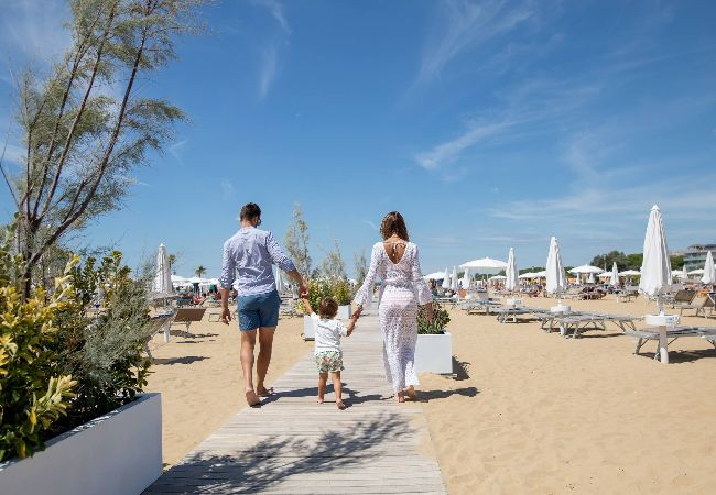 Ferienwohnung in Bibione - Wohnung auf 1 Etg mit Balkon und 2 Schlafzimmer Ferienwohnung in Bibione - Wohnung auf 1 Etg mit Balkon und 2 Schlafzimmer