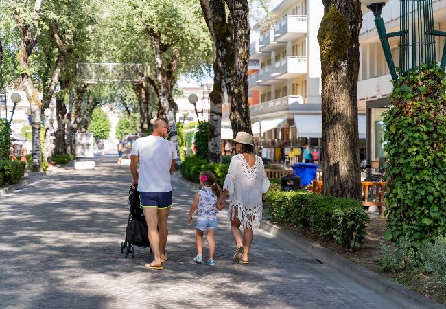 Ferienwohnung in Bibione - Wohnung auf 1 Etg mit Balkon und 2 Schlafzimmer Ferienwohnung in Bibione - Wohnung auf 1 Etg mit Balkon und 2 Schlafzimmer